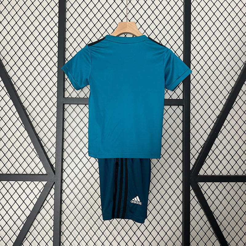 KIT INFANTIL RETRÔ REAL MADRID AWAY 17/18